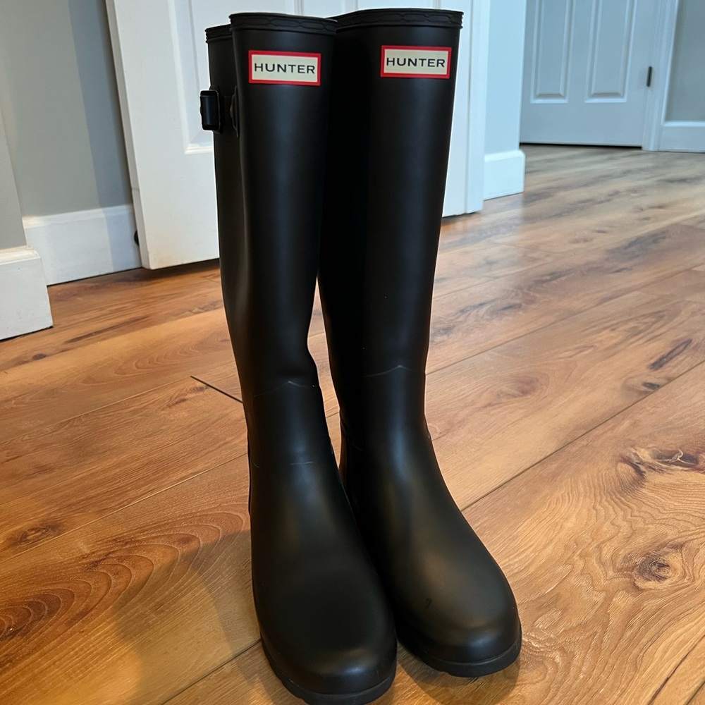 EXCELLENT Hunter Boots